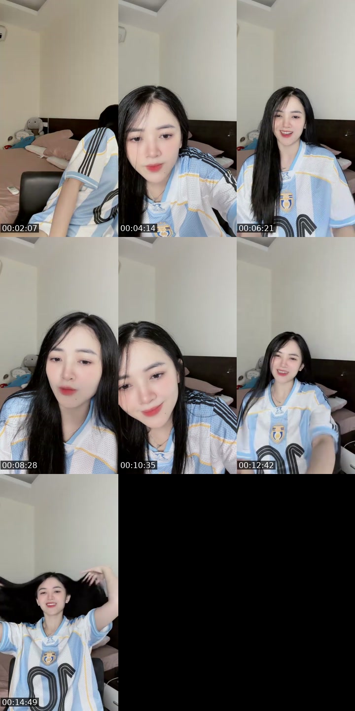 TikTok live: Hello by @shushi.daily9x