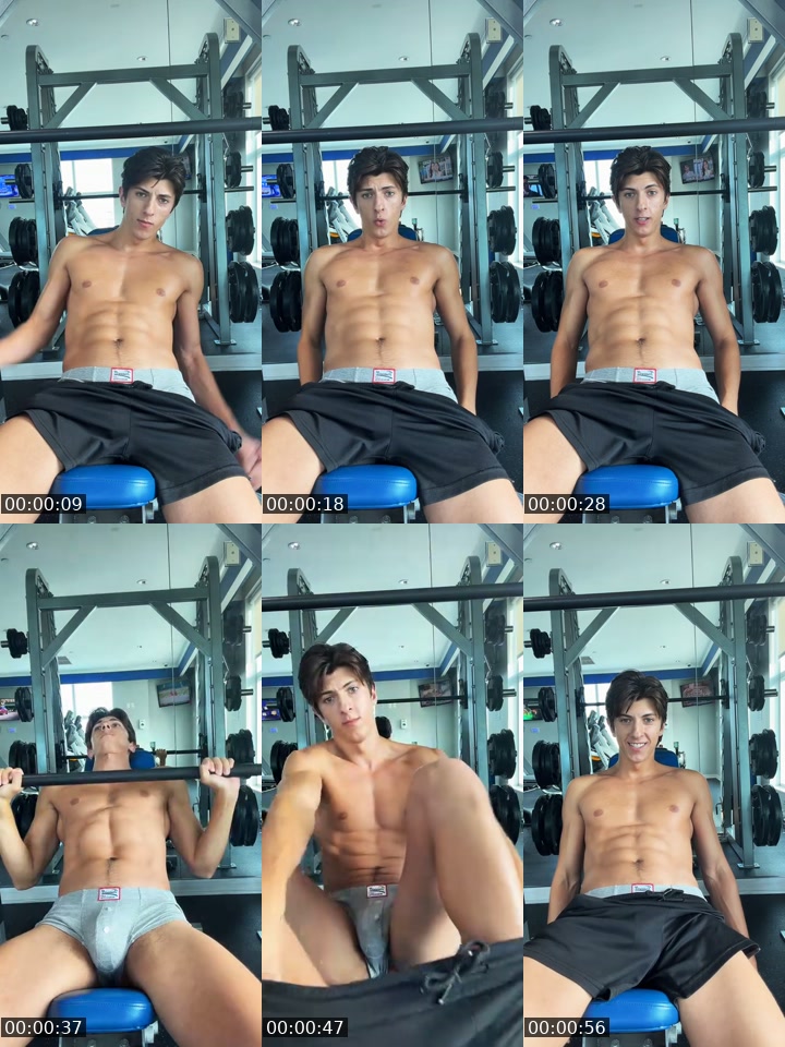 TikTok live: Gym session by @carterjacksin