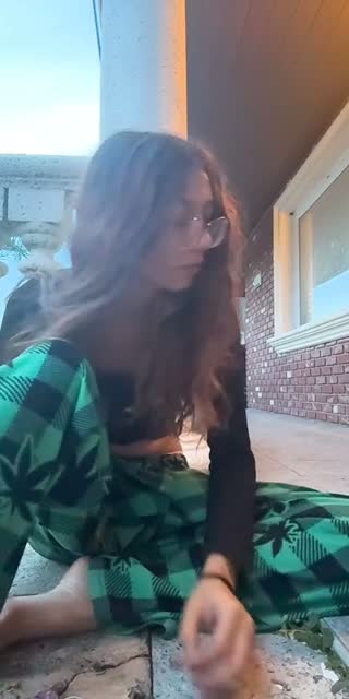 TikTok live: Blinker stop 🛑 by @dollartreeshii