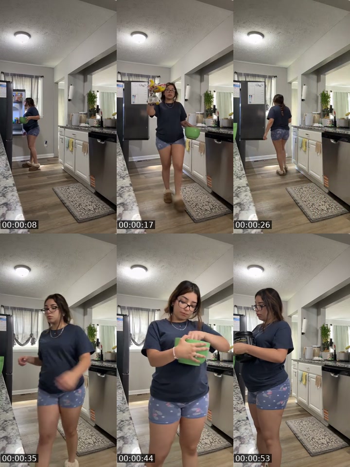 TikTok live: Getting clapped in the kitchen by @alys2hot4u
