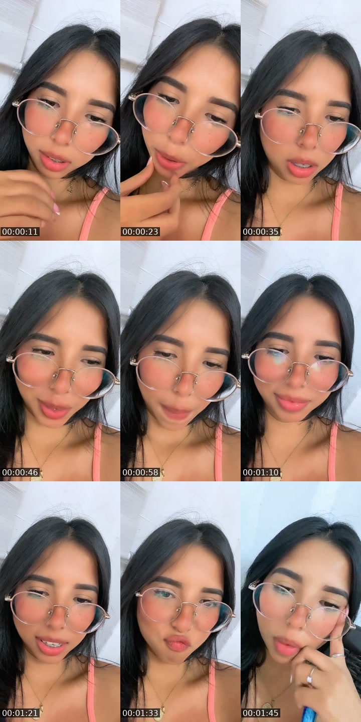 TikTok live: Holis 😘 by @anahi_mero1