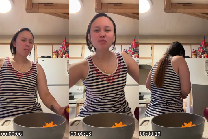 TikTok live: Holis☺️☺️ by @anezmichell