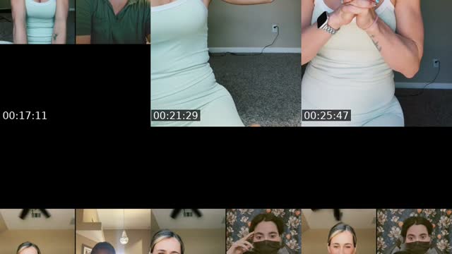 TikTok live: Hang out with me 🫶🏼 by @alexthefitmom