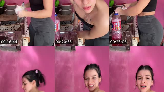 TikTok live: 😊 by @rociomolinas0