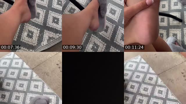 TikTok live: 🦶🐷🧎 by @vibeewithhmee96