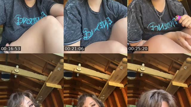 TikTok live: goth baddie live by @lichenisme