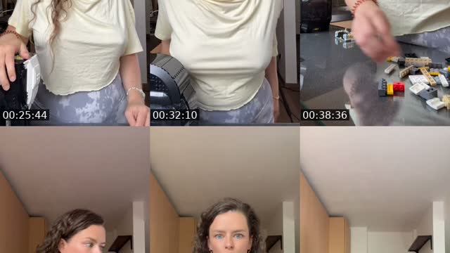 TikTok live: Hi there ☺️ by @cherryontoppxo