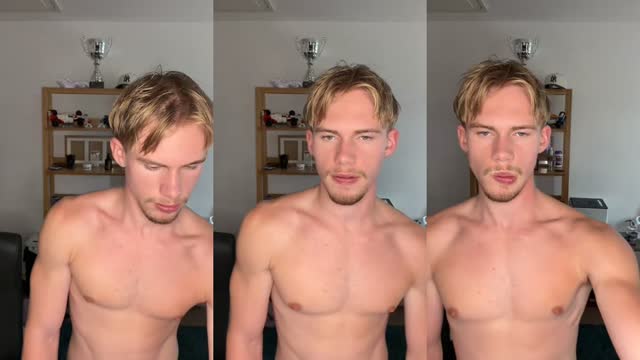 Sexy gaming session - @jamie_hampton