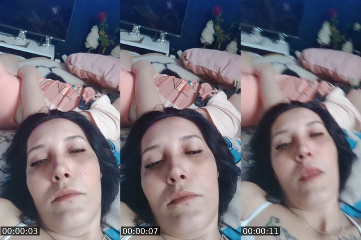 TikTok live: 18+ by @mellana265