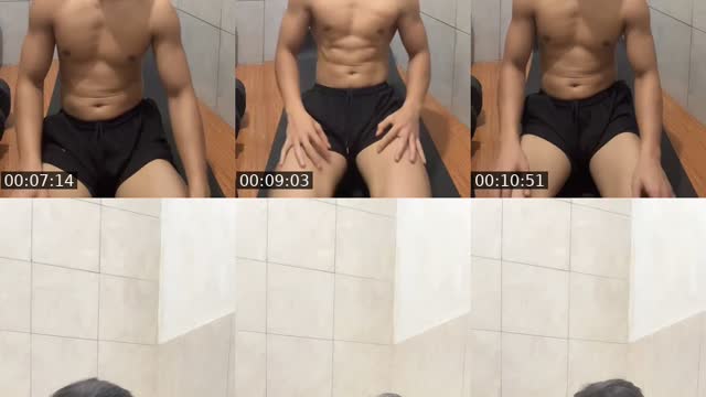 TikTok live: Ini bukan toilet 🤌🏻 by @arielrahmann