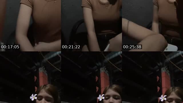 TikTok live: hiii by @heluvsprncs