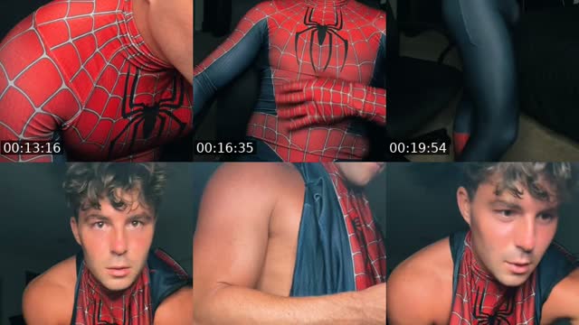 TikTok live: Quick spidey live :) by @johnnybomhardt