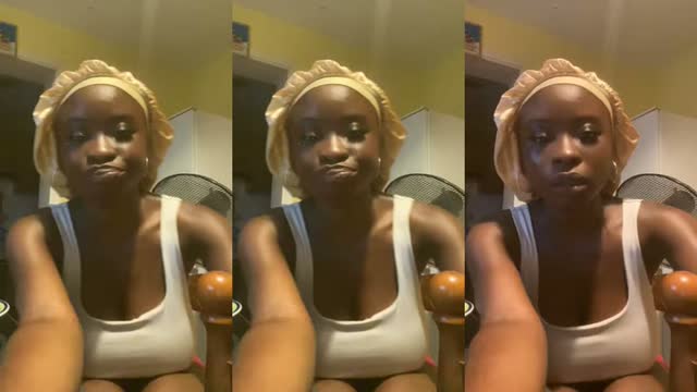 @akua._.3 TikTok live