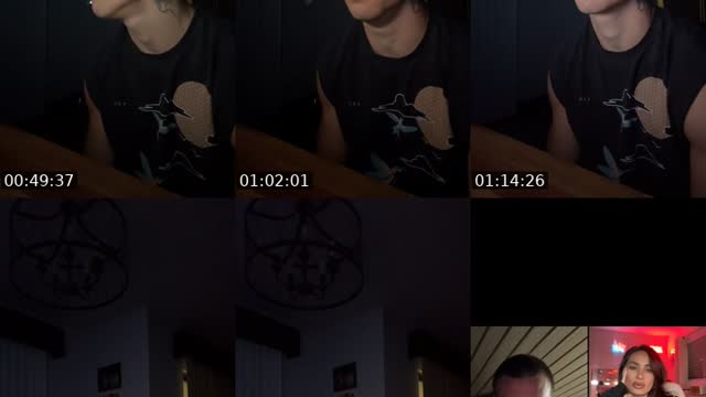 TikTok live: HELLO PEEPSQUEAK ￼ by @xxtooth.lessxx