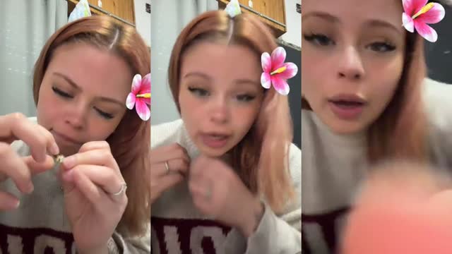 @frutillit.aaa TikTok live