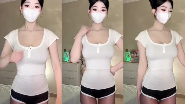 TikTok live: I’m oily by @oily964