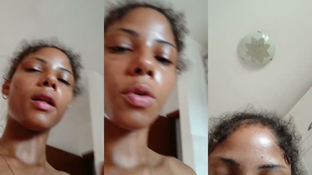 TikTok live: . by @zoeyqn_n