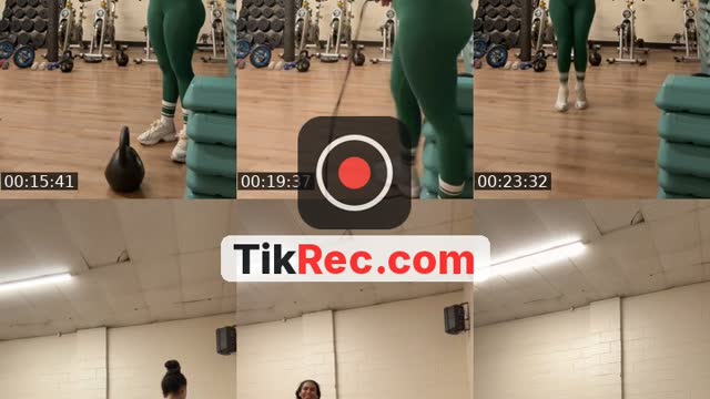 TikTok live: TWITCH@CHAVELLABARBIE by @chavellasexy