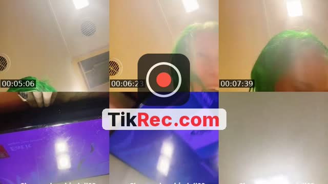 TikTok live: Clapper: bambiedoll99 by @bambiedoll.9