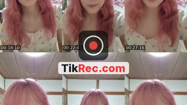 TikTok live: Let's chat 🩷 by @pomello_