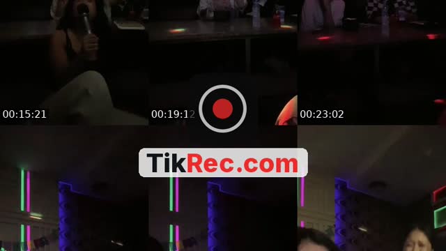 TikTok live: gabut by @identitycrisis_0