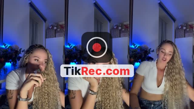 @_rebeka29 TikTok live