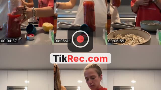 TikTok live: Yes by @irenedurans