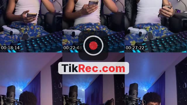 TikTok live: Chill Gaming😁 by @moonnbboyy