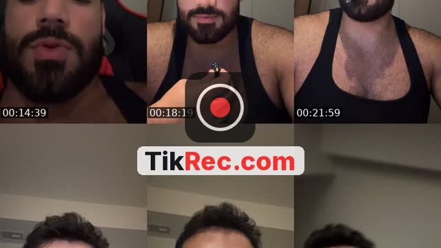 TikTok live: 🐺🌑 by @boberb