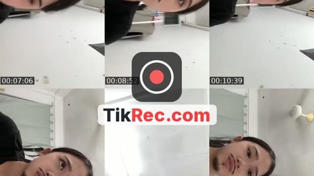 TikTok live: lol by @friesloverr67