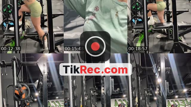 TikTok live: glutes⛓️‍💥 by @psiilocyn