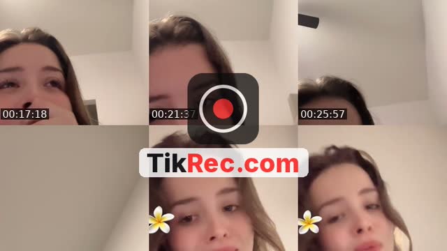 TikTok live: Hola estoy aburrida by @sandragal_9