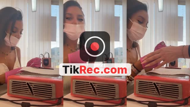 @sophiebanks75000 TikTok live