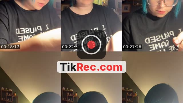 TikTok live: Creating nails tonight ! by @squ1rmyw0rm