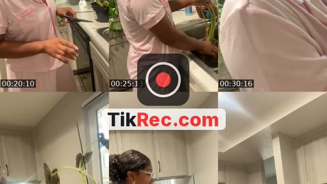TikTok live: Vibes 🥰 by @shyysoreal