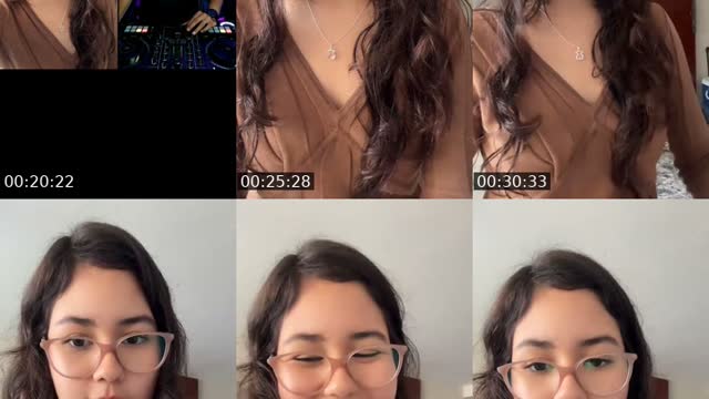 TikTok live: Holis ✨✨ by @_romr