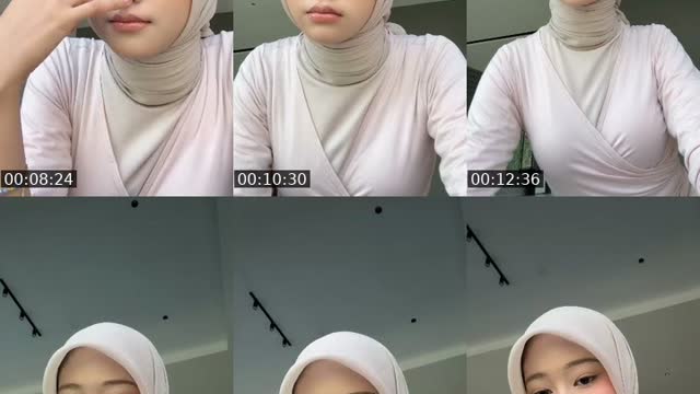 TikTok live: yoga by @chupopps