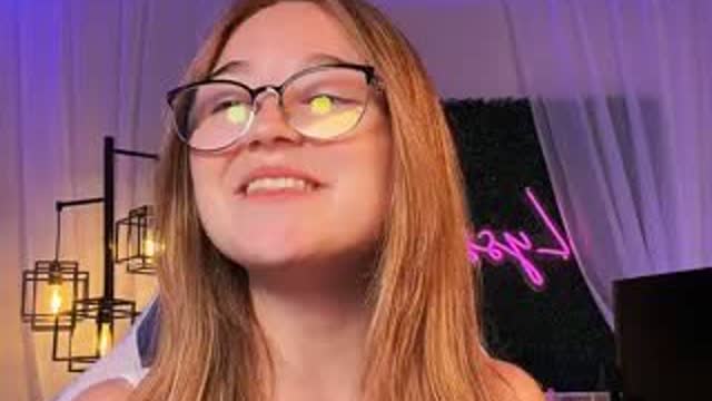@lyssaurora TikTok live
