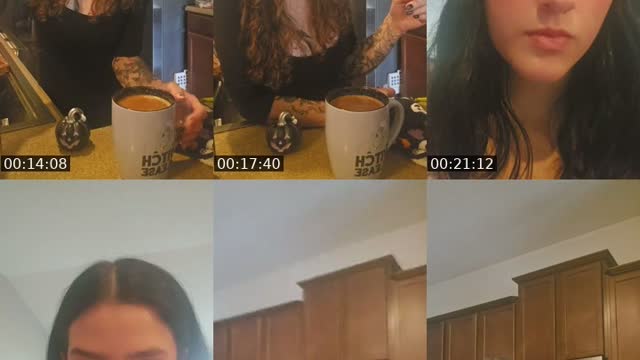 TikTok live: 💋☠️🖤🎃 by @treeluvs