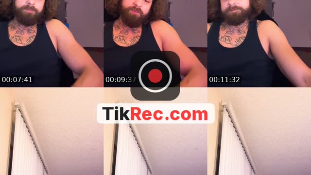 TikTok live: Cam 2 in bioooo👀😏 by @reptaragainagain