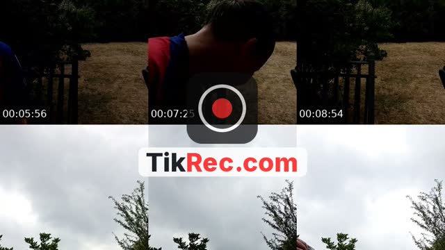 TikTok live: playing football by @the_editsz4