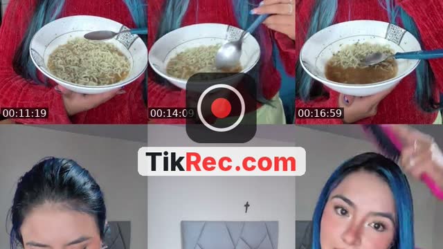 TikTok live: Charlemos mientras me alisto 🩷 by @solange.crl