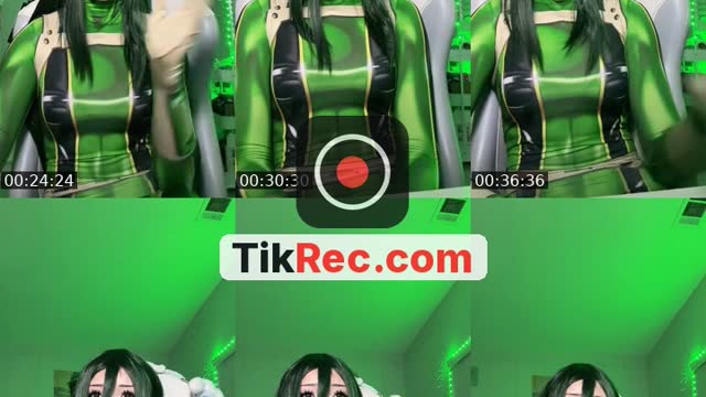 TikTok live: LIVE ON TWITCH by @kora.aura