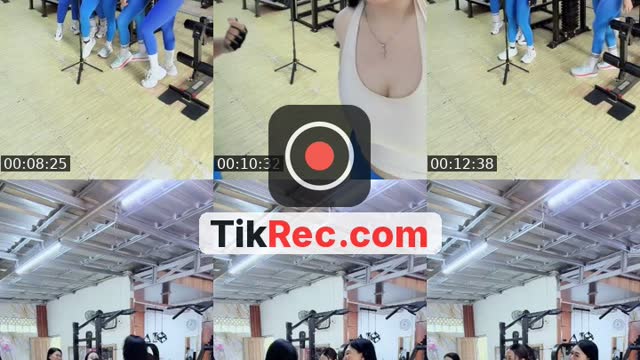 TikTok live: Ayo Tertawa Bareng Aku by @evimomoo