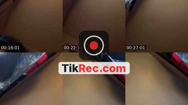 TikTok live: asmr 18+ by @limonslushi