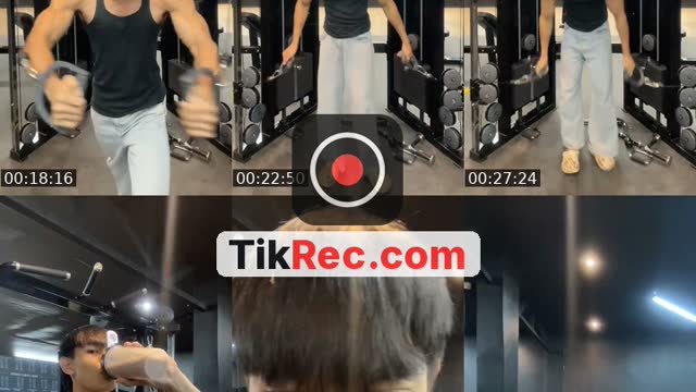 TikTok live: Pushday@1peakfitnessgym by @jennolaid