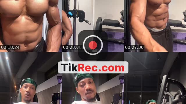 TikTok live: NATURAL💪 by @lovethefro