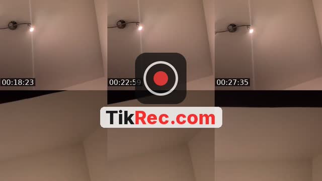 TikTok live: reading Quran by @chlcce