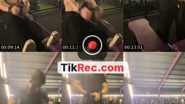TikTok live: Back dayy by @zhafrizhaf