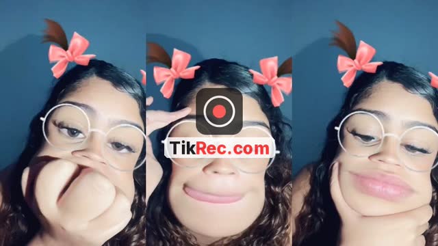 @kauany.soares2295 TikTok live
